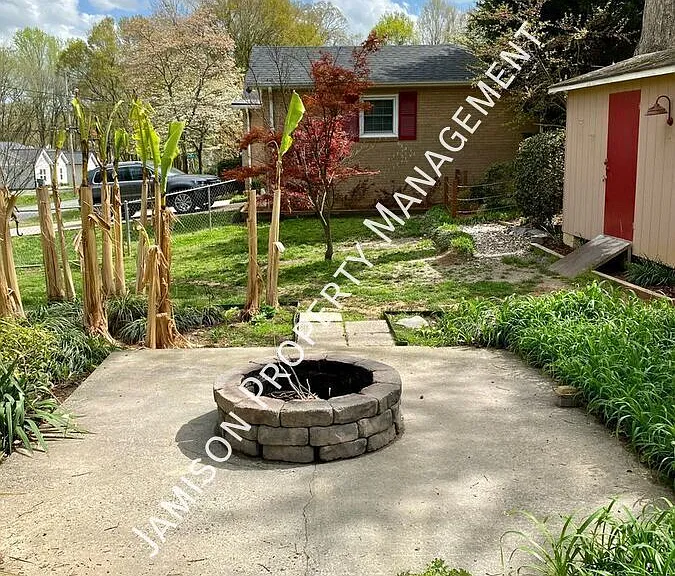 1402 W Mauney Ave — Photo 16