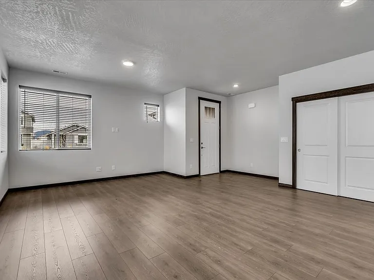 2905 N Corvus St — Photo 6