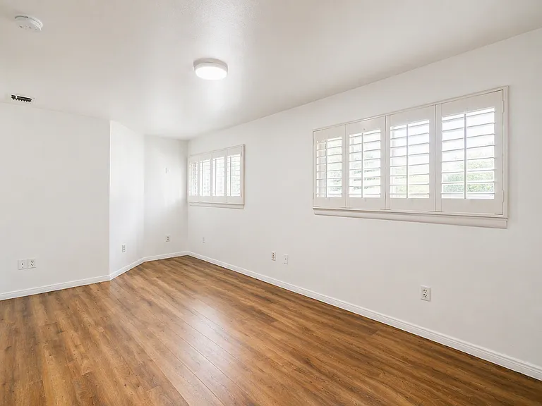 220 Lilac Ct — Photo 21