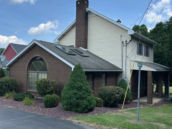 438 Jamestown Dr, Lehighton, PA 18235