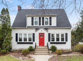 284 E Saint Charles Rd, Elmhurst, IL 60126