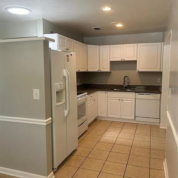 232 Beverly Blvd — Photo 6