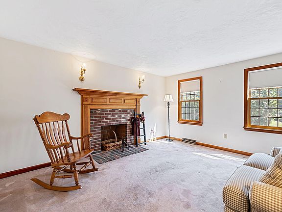 4th image of 125 Bradley Lane