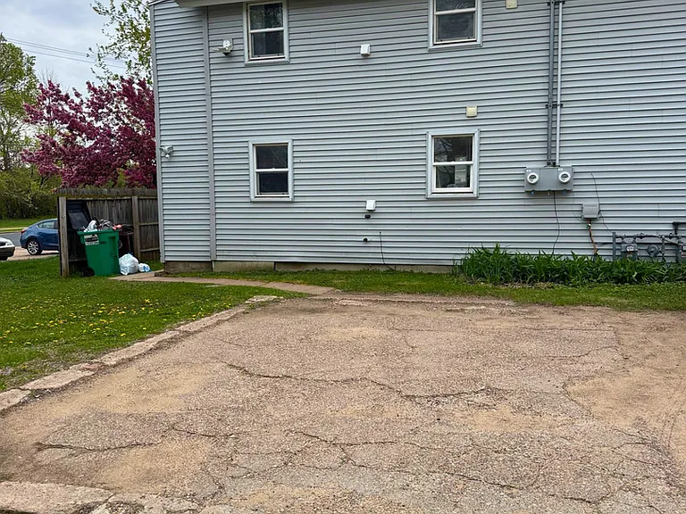 1806 Crescent Ave — Photo 3