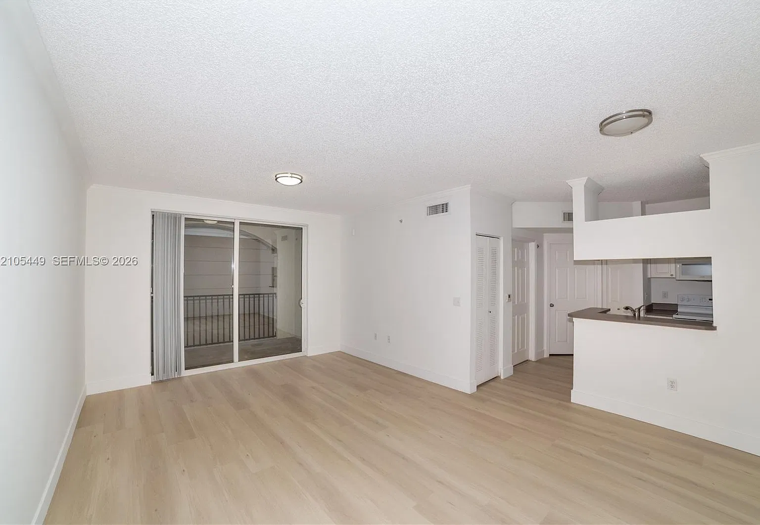 Porto Bellagio Condo — Photo 1