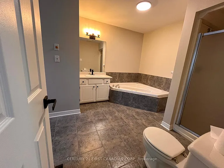189 Homestead Cres #8 — Photo 7