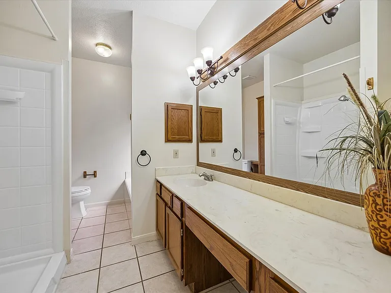 1201 Shadowlake Dr — Photo 6