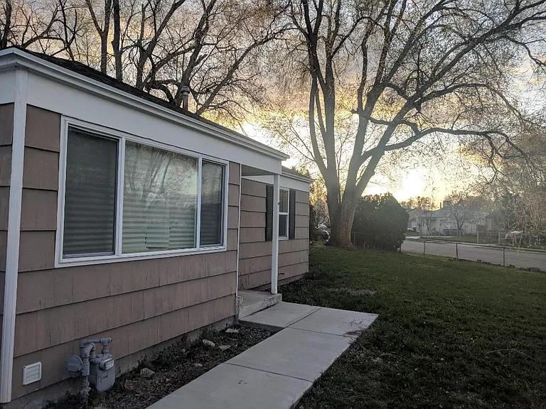 1302 S Glendale Dr — Photo 1
