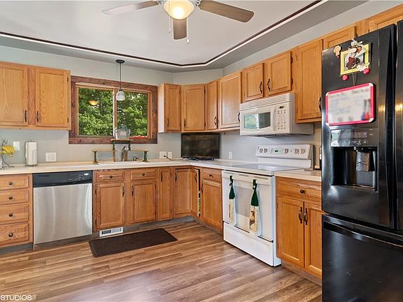 3rd image of 6591 Harrow Dr