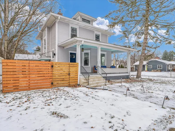1102 W Park Ave, Champaign, IL 61821