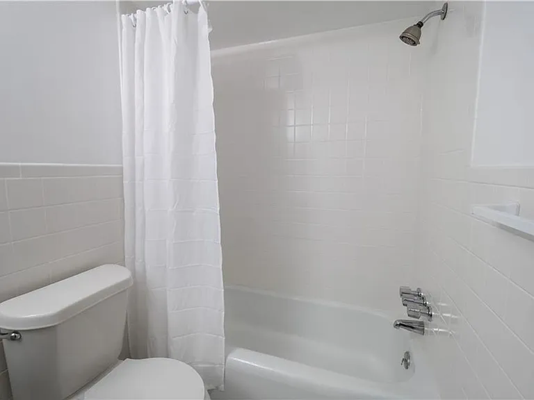 1005 Woodrow Ave #2C — Photo 18