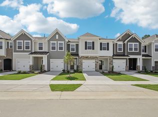 926 Kensley Grove Ln #62, Fuquay Varina, NC 27526