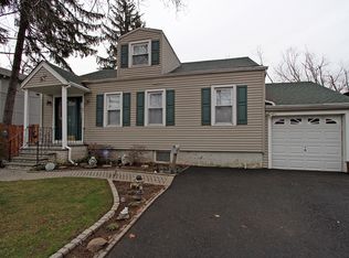 84 Califon Rd, Parsippany, NJ 07054