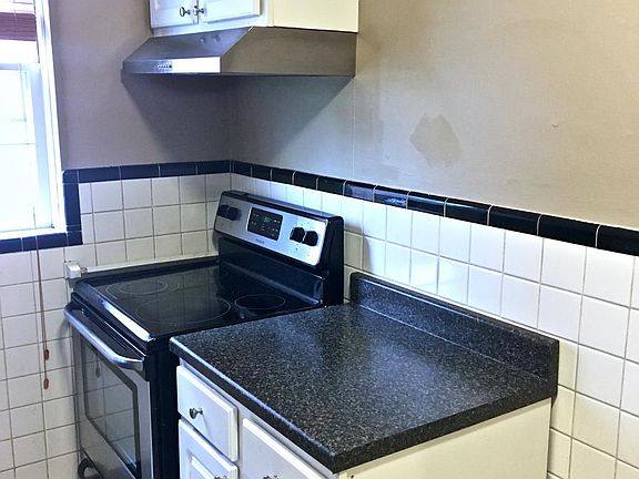 5th image of 7548 Oxford Dr APT 1W