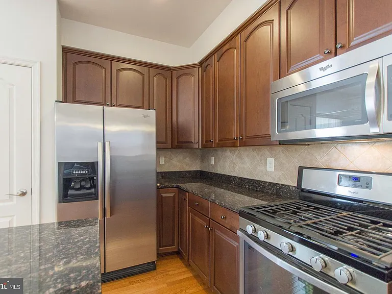 23045 Sweetspire Dr — Photo 8