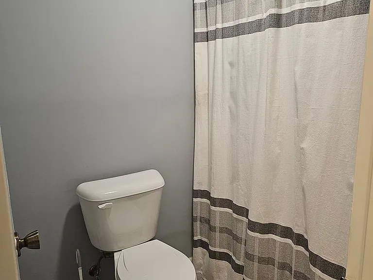 672 Bartons Landing Pl #1 — Photo 11