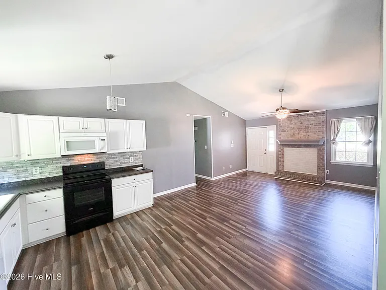 308 Overdale Cir — Photo 10
