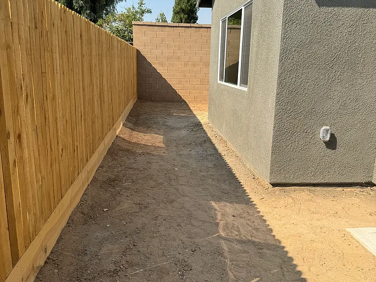 4489 N Phoenix Ave — Photo 33