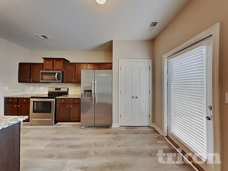 142 Daisy Cir — Photo 5