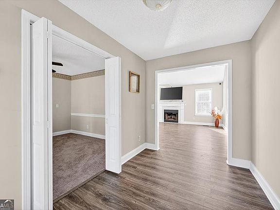3rd image of 132 Pineworth Pointe Dr