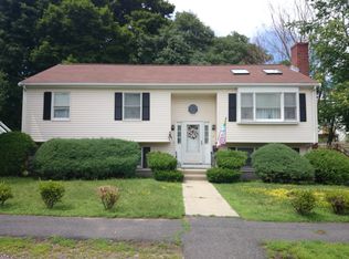 2 Ridgecrest Dr, West Roxbury, MA 02132