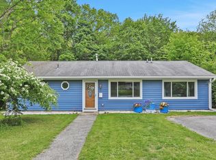 10 Van Wyck Dr, Poughkeepsie, NY