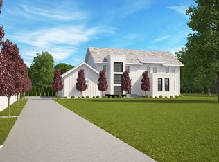 18002 Minnetonka Blvd, Deephaven, MN 55391