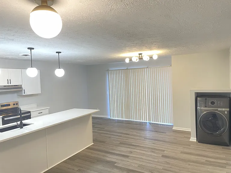 Ranchvale Apartments — Photo 12