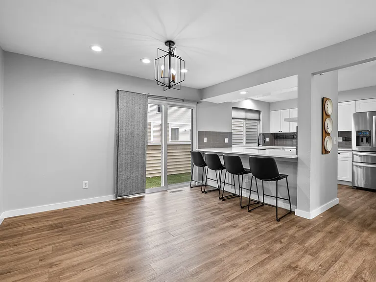 1050 S Monaco Pkwy #145 — Photo 4