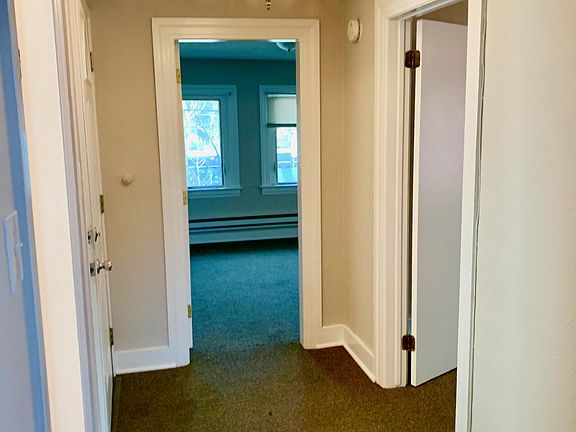 Hall to bathroom and bedrooms
