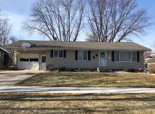 306 E Lyon St, Marshall, MN 56258