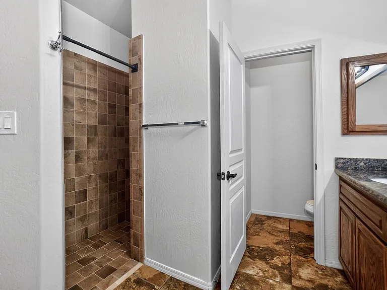 2523 S 41st Ave — Photo 21