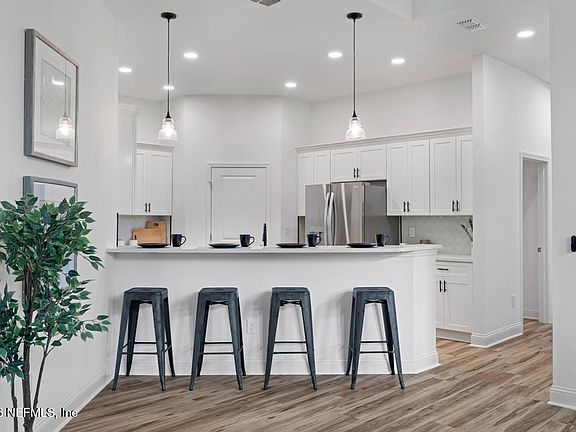 5th image of 94028 HEMLOCK Court