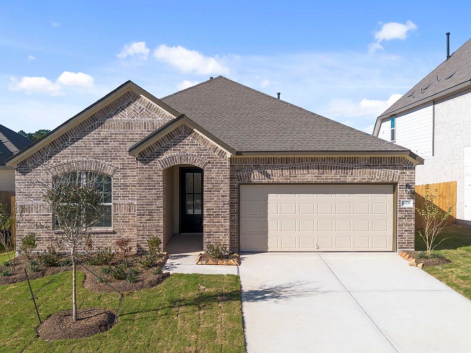 Welcome home to 24226 Dewey Trail located in Spring Creek Trails and zoned to Magnolia ISD.