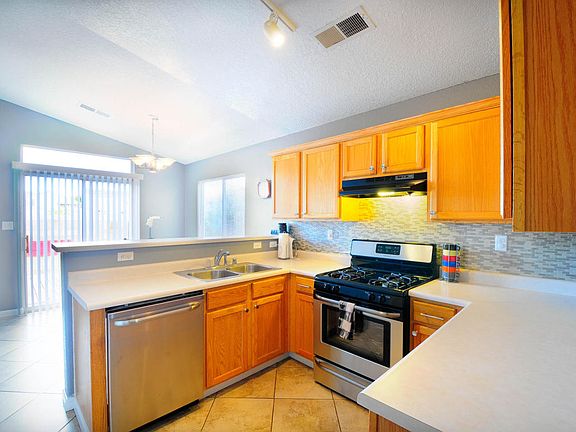 5th image of 6105 Celestial Ave NW