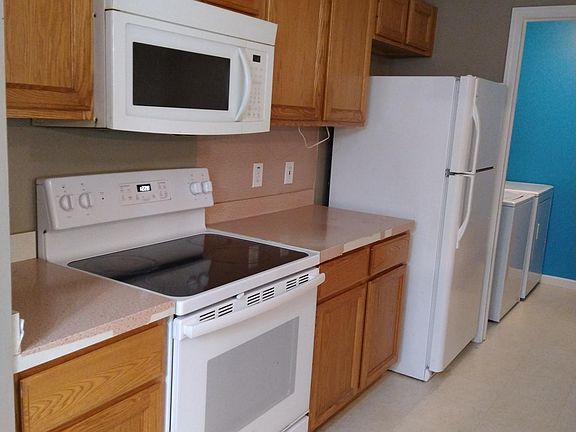 2nd image of 14802 Lenox Dr