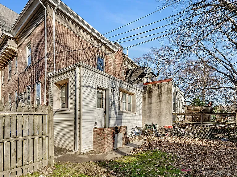 236 W Harvey St #A — Photo 16
