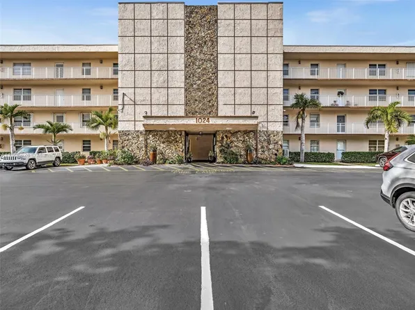 1024 SE 4th Ave APT 304, Dania Beach, FL 33004