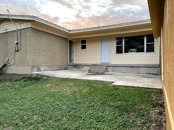 4th image of 3921 Bonnie Dr