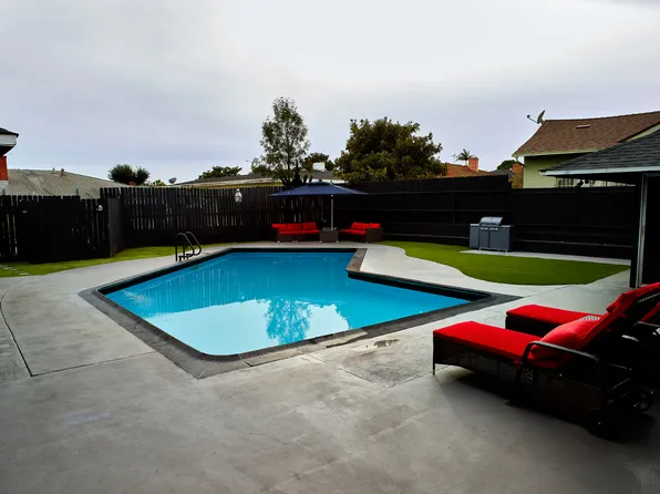 4204 Olympiad Dr, Los Angeles, CA 90043
