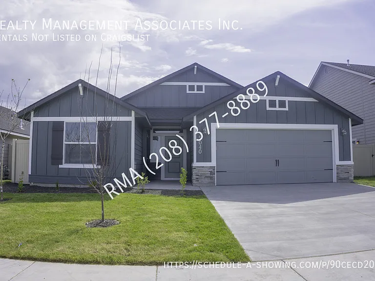 5040 N Elmstone Ave #AVE — Photo 1