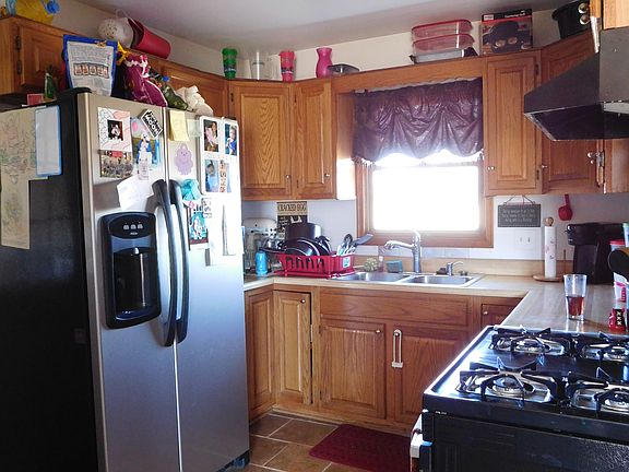 Kitchen. Newer Appliances.