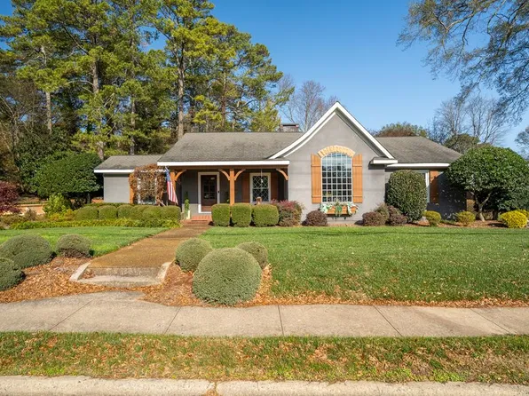 704 W Walnut Ave, Dalton, GA 30720