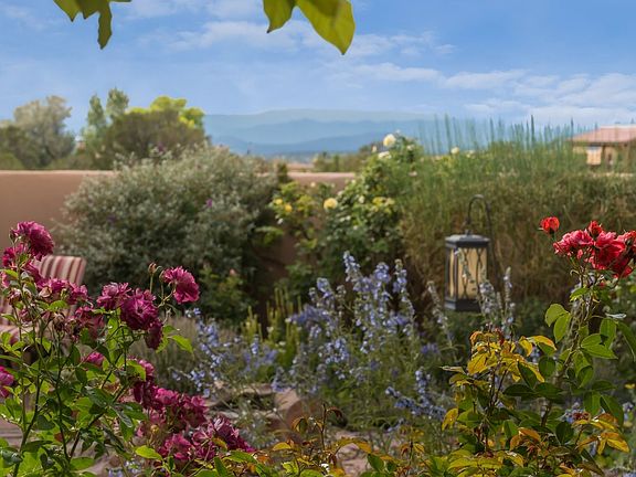520 Camino Los Altos Santa Fe Nm 87501 Zillow