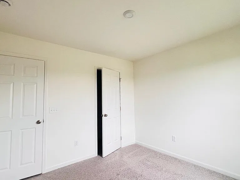 108 Mora Blvd — Photo 36