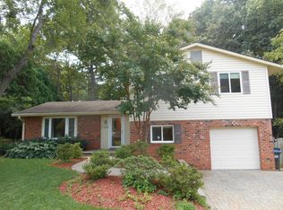 5342 Gainsborough Dr, Fairfax, VA 22032