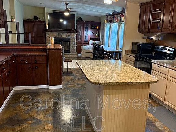 5th image of 906 Rolling Meadows Rd