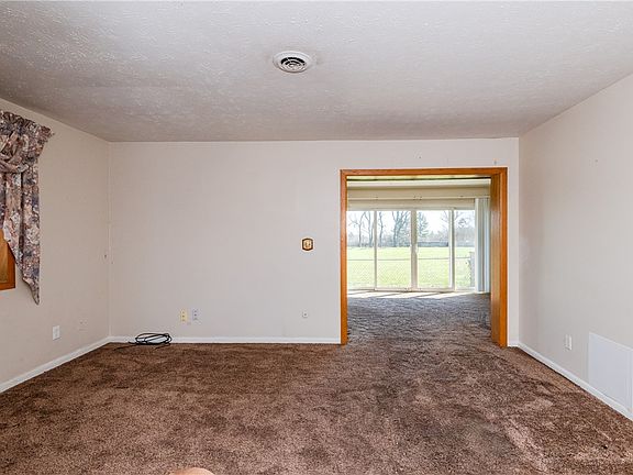 3rd image of 5760 Kitridge Rd