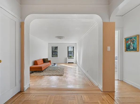 4445 Post Rd APT 5B, Bronx, NY 10471