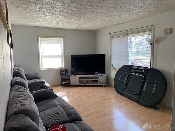 4th image of 520 Alexander Dr